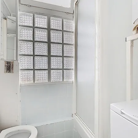 Апартаменты Charming 2-room Near Montmartre *